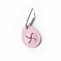 Leash clip for used waste bags in pink