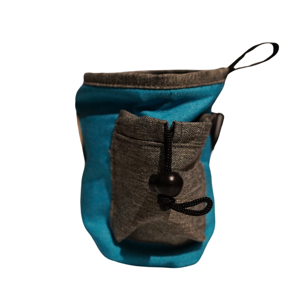 Medium blue dog training treat pouch – compartments